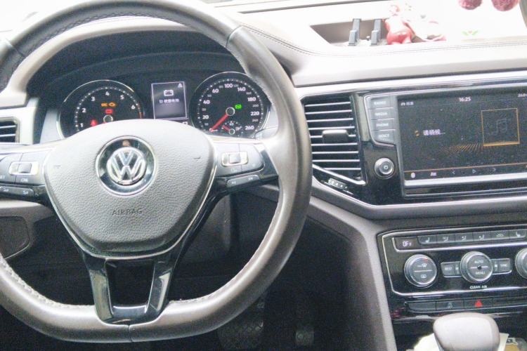 Used Volkswagen Teramont 2017 380TSI Four-Wheel Drive Luxury Edition Center Console