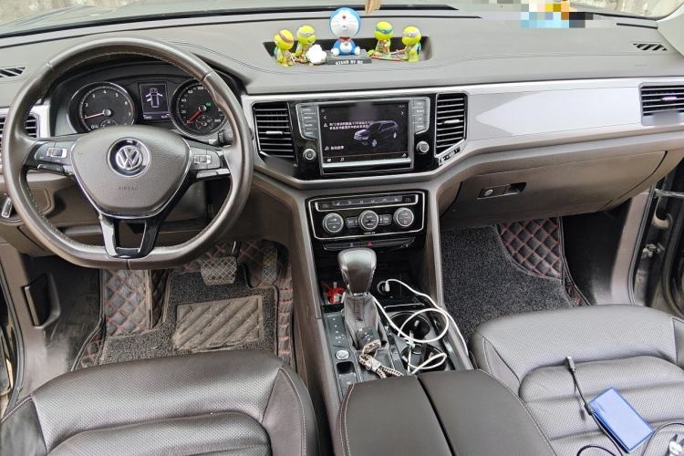Used Volkswagen Teramont 2017 330TSI Two-Wheel-Drive Luxury Edition Center Console