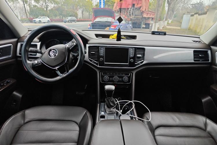 Used Volkswagen Teramont 2017 330TSI Two-Wheel-Drive Luxury Edition Center Console