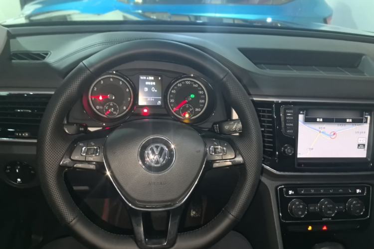 Used Volkswagen Teramont 2017 530 V6 Four-Wheel Drive Luxury Edition Center Console