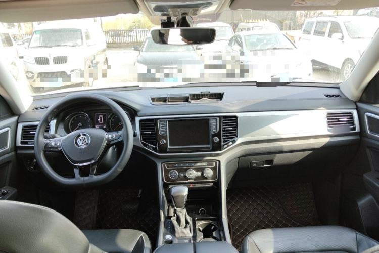 Used Volkswagen Teramont 2017 330TSI Two-Wheel-Drive Luxury Edition Center Console