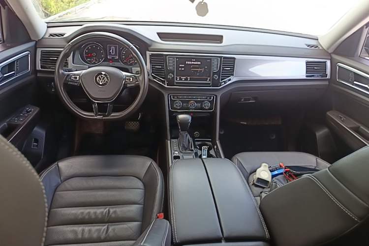 Used Volkswagen Teramont 2017 330TSI Two-Wheel-Drive Luxury Edition Center Console