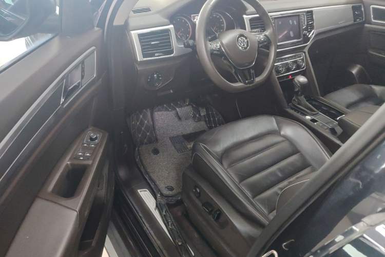 Used Volkswagen Teramont 2017 330TSI Two-Wheel-Drive Luxury Edition Driver Seat
