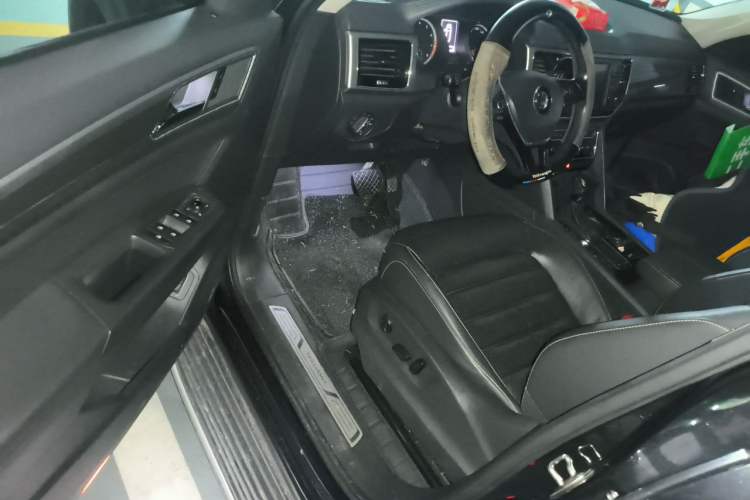 Used Volkswagen Teramont 2017 330TSI Two-Wheel-Drive Luxury Edition Driver Seat