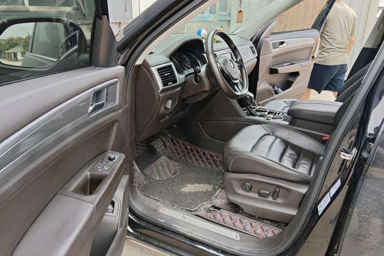 Used Volkswagen Teramont 2017 330TSI Two-Wheel-Drive Luxury Edition Driver Seat