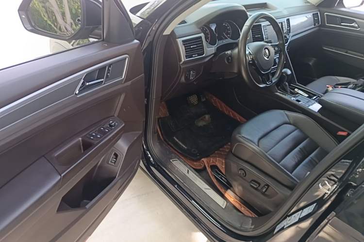 Used Volkswagen Teramont 2017 330TSI Two-Wheel-Drive Luxury Edition Driver Seat