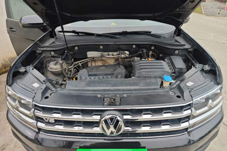 Used Volkswagen Teramont 2017 330TSI Two-Wheel-Drive Luxury Edition Engine Bay