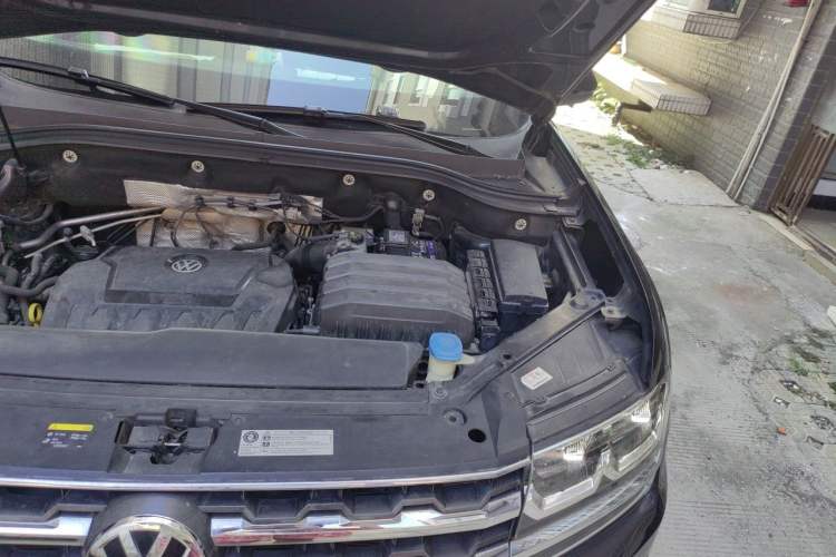 Used Volkswagen Teramont 2017 330TSI Two-Wheel-Drive Luxury Edition Engine Bay Left