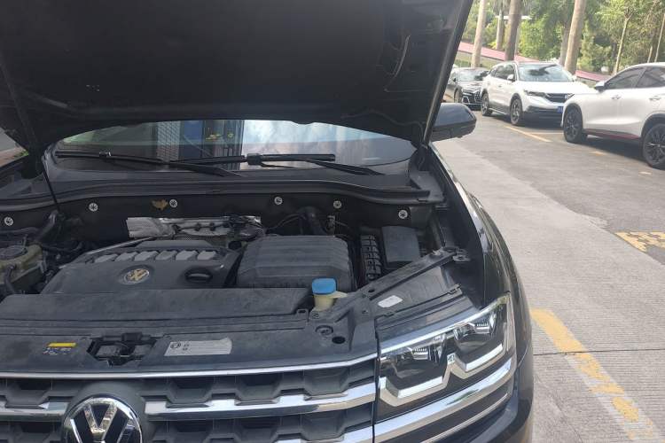 Used Volkswagen Teramont 2017 530 V6 Four-Wheel Drive Luxury Edition Engine Bay Left