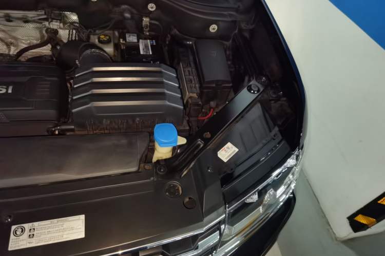 Used Volkswagen Teramont 2017 380TSI Four-Wheel Drive Luxury Edition Engine Bay Left