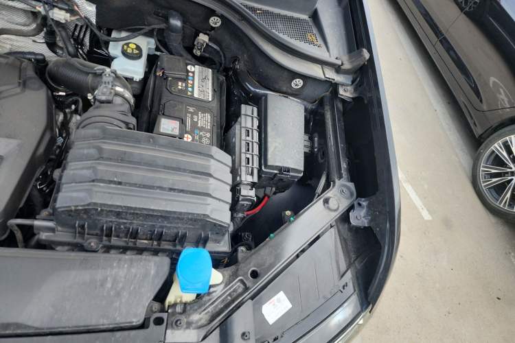 Used Volkswagen Teramont 2017 330TSI Two-Wheel-Drive Luxury Edition Engine Bay Left