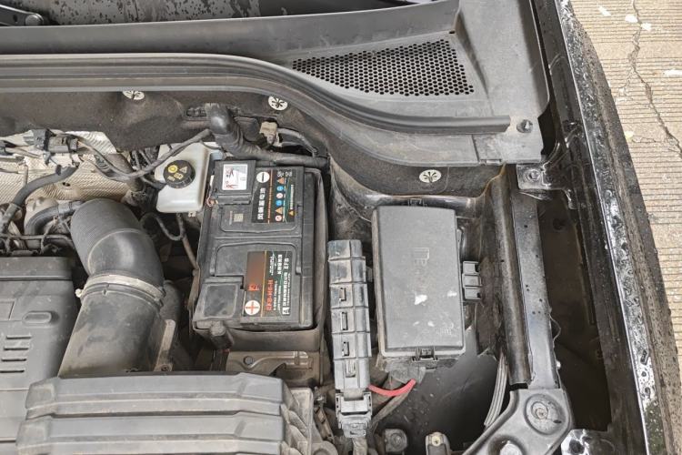 Used Volkswagen Teramont 2017 330TSI Two-Wheel-Drive Luxury Edition Engine Bay Left