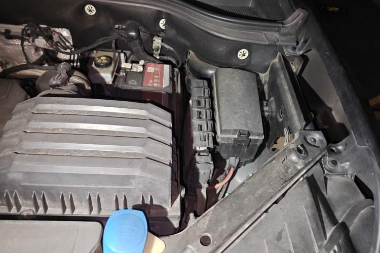 Used Volkswagen Teramont 2017 330TSI Two-Wheel-Drive Luxury Edition Engine Bay Left