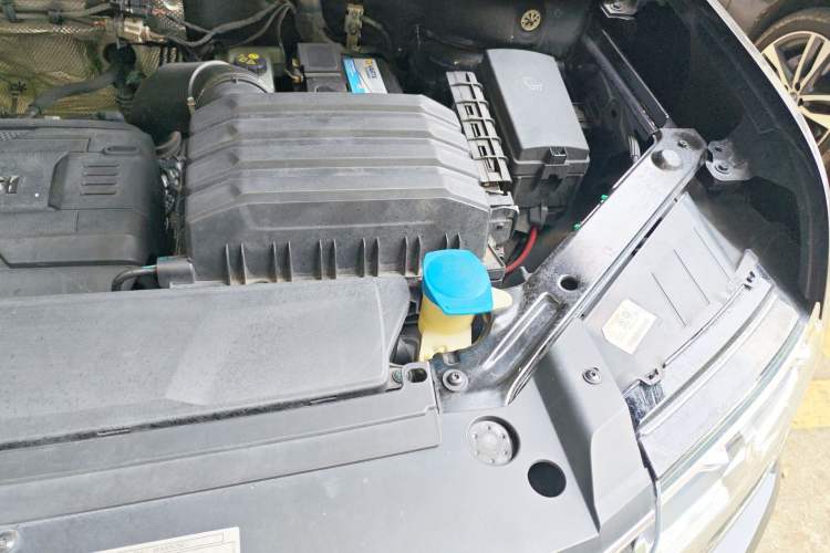 Used Volkswagen Teramont 2017 380TSI Four-Wheel Drive Luxury Edition Engine Bay Left