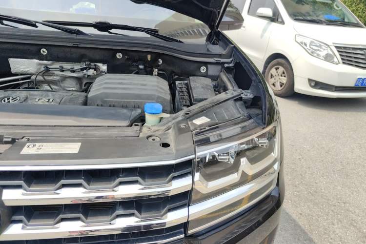 Used Volkswagen Teramont 2017 380TSI Four-Wheel Drive Luxury Edition Engine Bay Left