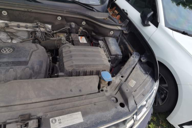 Used Volkswagen Teramont 2017 330TSI Two-Wheel-Drive Luxury Edition Engine Bay Left