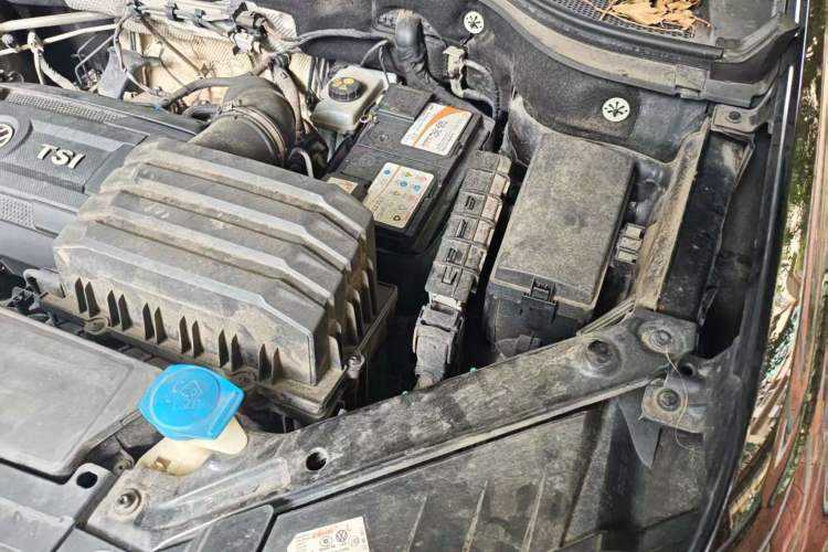 Used Volkswagen Teramont 2017 380TSI Four-Wheel Drive Comfort Edition Engine Bay Left