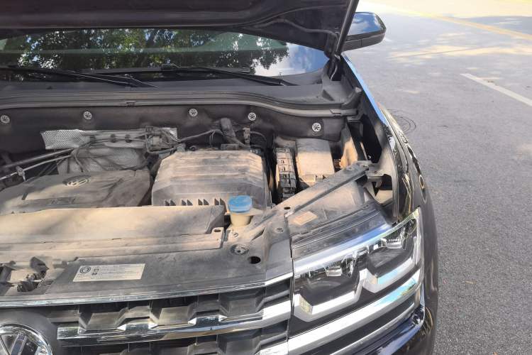 Used Volkswagen Teramont 2017 330TSI Two-Wheel-Drive Luxury Edition Engine Bay Left
