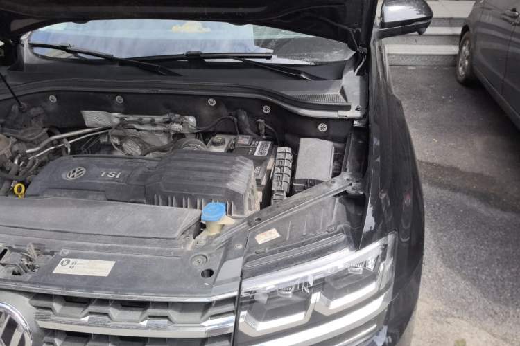 Used Volkswagen Teramont 2017 380TSI Four-Wheel Drive Luxury Edition Engine Bay Left