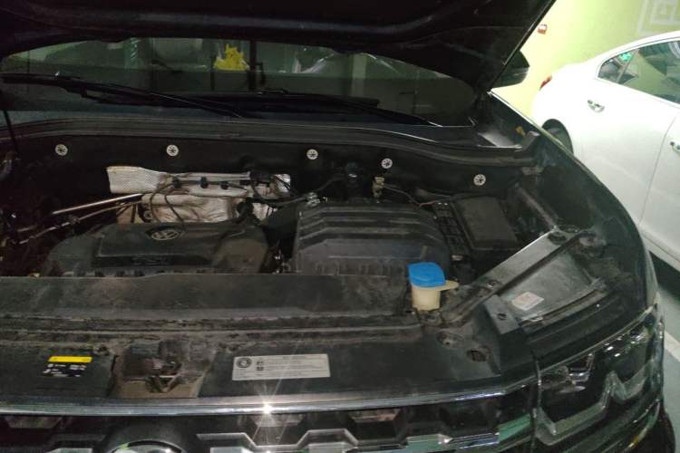 Used Volkswagen Teramont 2017 330TSI Two-Wheel-Drive Luxury Edition Engine Bay Left