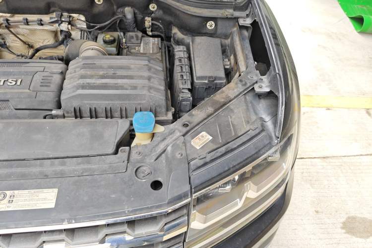 Used Volkswagen Teramont 2017 380TSI Four-Wheel Drive Luxury Edition Engine Bay Left