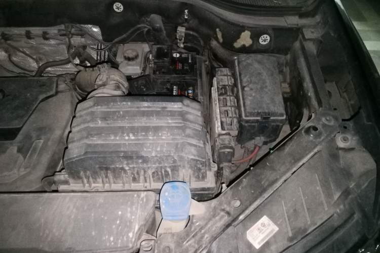 Used Volkswagen Teramont 2017 330TSI Two-Wheel-Drive Luxury Edition Engine Bay Left