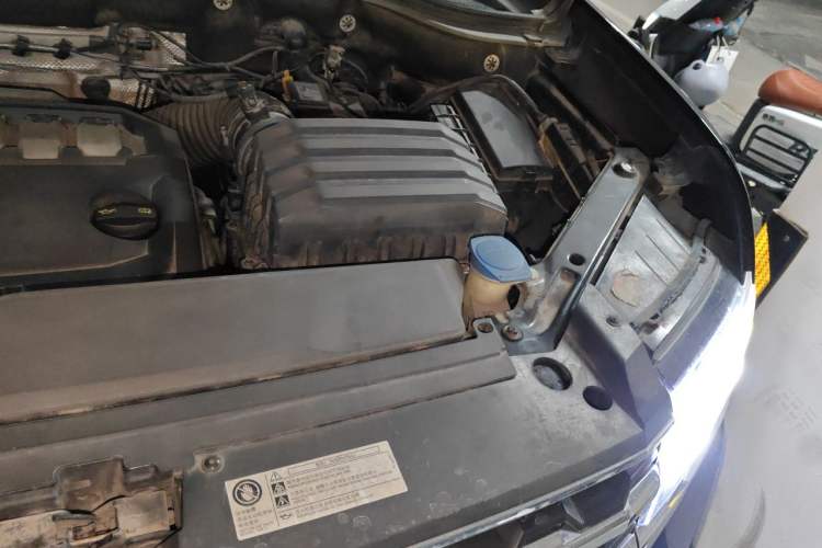 Used Volkswagen Teramont 2017 530 V6 Four-Wheel Drive Luxury Edition Engine Bay Left