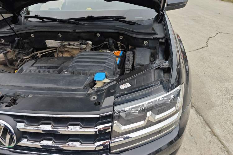 Used Volkswagen Teramont 2017 330TSI Two-Wheel-Drive Luxury Edition Engine Bay Left