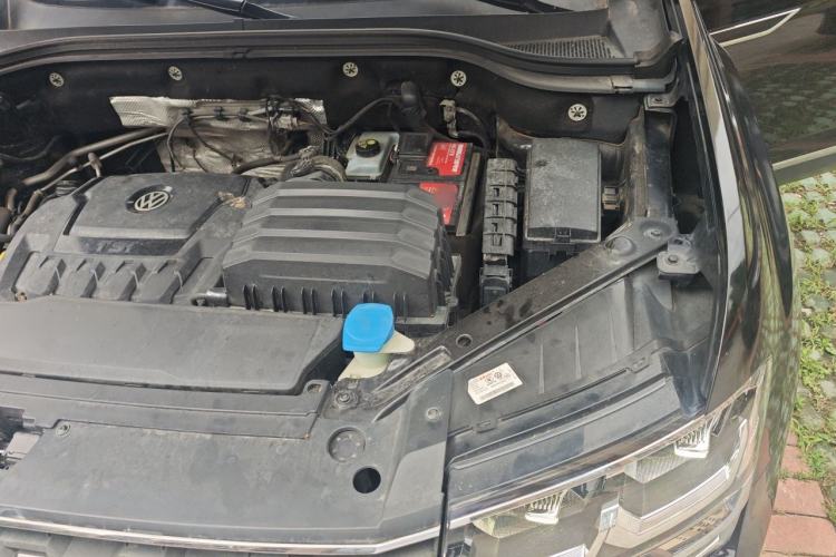 Used Volkswagen Teramont 2017 330TSI Two-Wheel-Drive Luxury Edition Engine Bay Left
