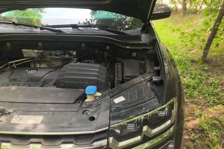 Used Volkswagen Teramont 2017 330TSI Two-Wheel-Drive Luxury Edition Engine Bay Left