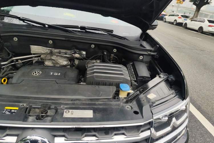 Used Volkswagen Teramont 2017 380TSI Four-Wheel Drive Luxury Edition Engine Bay Left