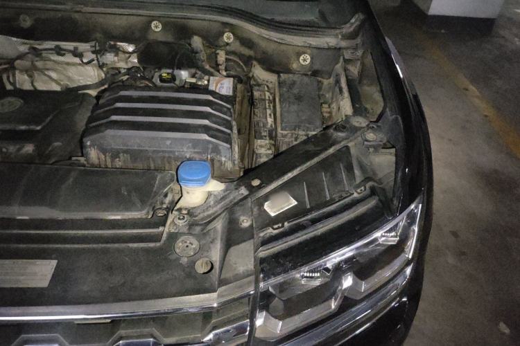 Used Volkswagen Teramont 2017 330TSI Two-Wheel-Drive Luxury Edition Engine Bay Left