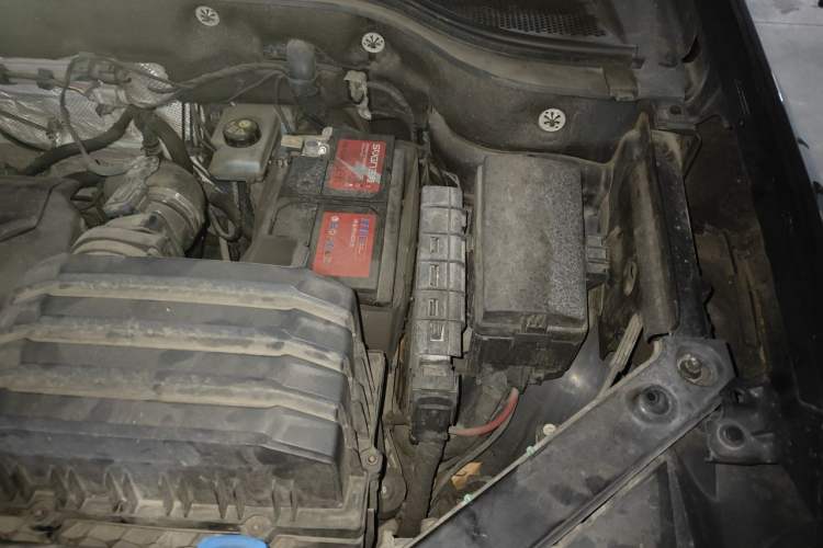 Used Volkswagen Teramont 2017 330TSI Two-Wheel-Drive Luxury Edition Engine Bay Left