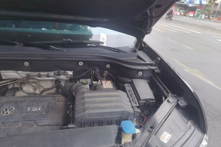 Used Volkswagen Teramont 2017 380TSI Four-Wheel Drive Luxury Edition Engine Bay Left