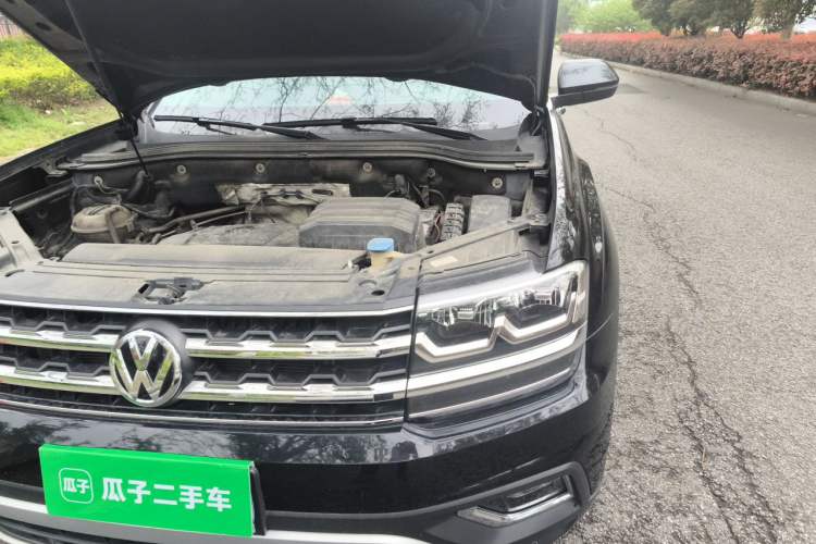 Used Volkswagen Teramont 2017 330TSI Two-Wheel-Drive Luxury Edition Engine Bay Left