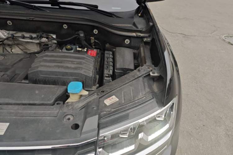 Used Volkswagen Teramont 2017 330TSI Two-Wheel-Drive Luxury Edition Engine Bay Left