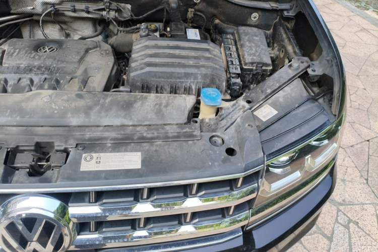 Used Volkswagen Teramont 2017 330TSI Two-Wheel-Drive Flagship Edition Engine Bay Left