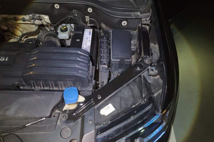 Used Volkswagen Teramont 2017 380TSI Four-Wheel Drive Luxury Edition Engine Bay Left