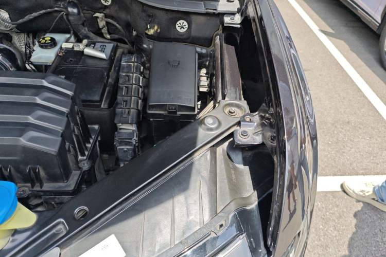 Used Volkswagen Teramont 2017 380TSI Four-Wheel Drive Luxury Edition Engine Bay Left