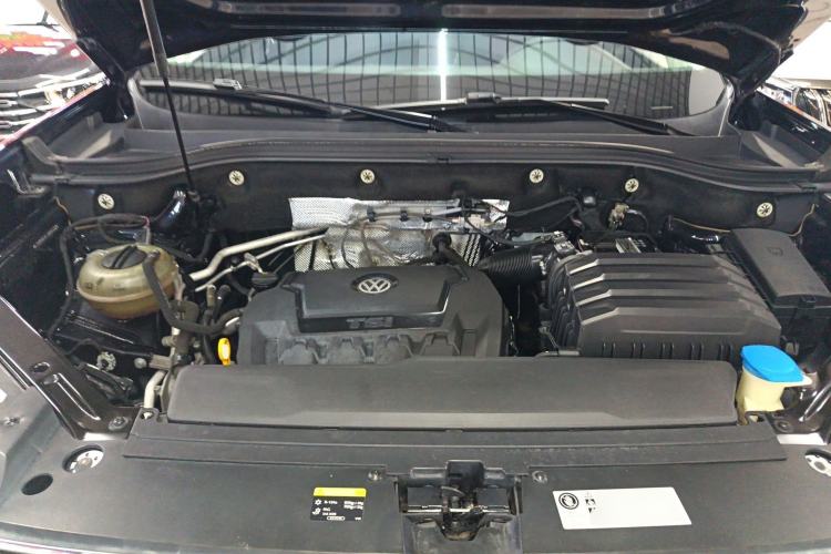 Used Volkswagen Teramont 2017 330TSI Two-Wheel-Drive Luxury Edition Engine Bay
