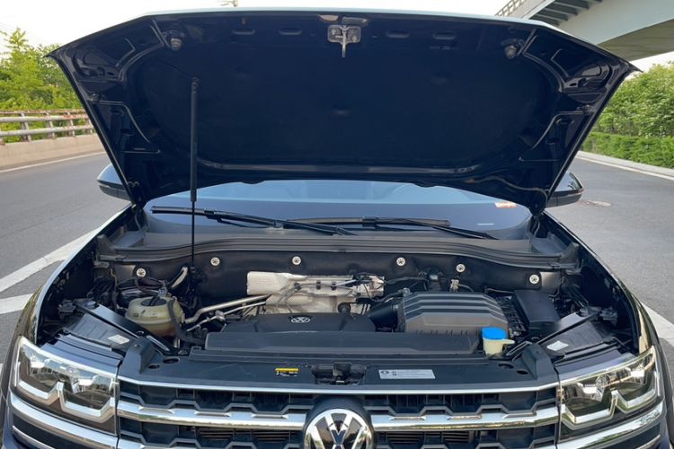 Used Volkswagen Teramont 2017 330TSI Two-Wheel-Drive Luxury Edition Engine Bay