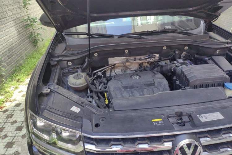 Used Volkswagen Teramont 2017 330TSI Two-Wheel-Drive Luxury Edition Engine Bay Right