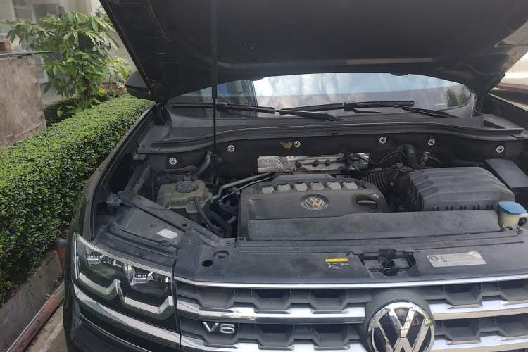 Used Volkswagen Teramont 2017 530 V6 Four-Wheel Drive Luxury Edition Engine Bay Right