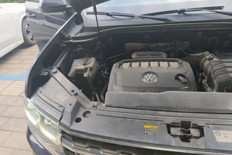 Used Volkswagen Teramont 2017 530 V6 Four-Wheel Drive Luxury Edition Engine Bay Right
