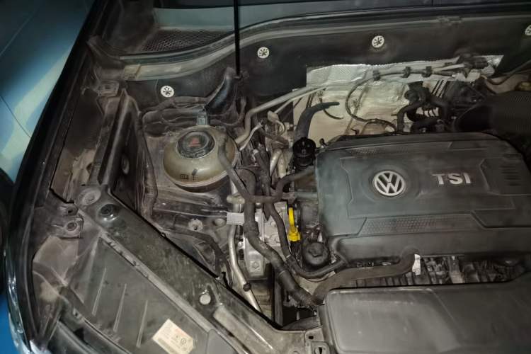 Used Volkswagen Teramont 2017 380TSI Four-Wheel Drive Luxury Edition Engine Bay Right