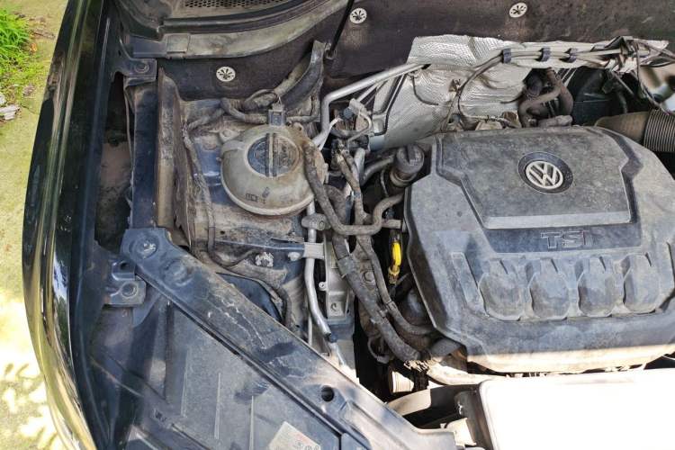 Used Volkswagen Teramont 2017 330TSI Two-Wheel-Drive Luxury Edition Engine Bay Right