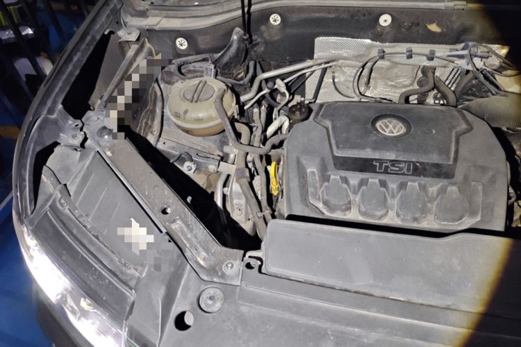 Used Volkswagen Teramont 2017 330TSI Two-Wheel-Drive Luxury Edition Engine Bay Right