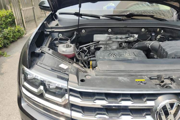 Used Volkswagen Teramont 2017 380TSI Four-Wheel Drive Luxury Edition Engine Bay Right