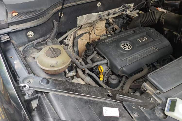 Used Volkswagen Teramont 2017 380TSI Four-Wheel Drive Comfort Edition Engine Bay Right
