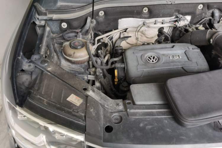 Used Volkswagen Teramont 2017 380TSI Four-Wheel Drive Luxury Edition Engine Bay Right